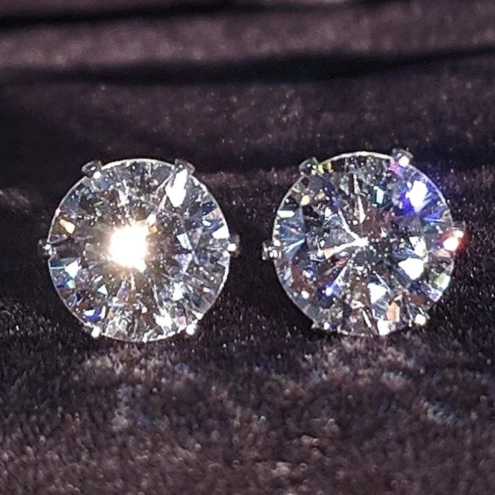 NEW 2.5 ct Round Diamond Silver Stud Earrings - Picture 1 of 3